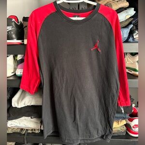 Jordan 3/4 sleeves size Large